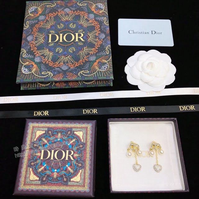 Dior飾品 迪奧經典熱銷款施華洛水晶鑽愛心珍珠耳環耳釘  zgd1480